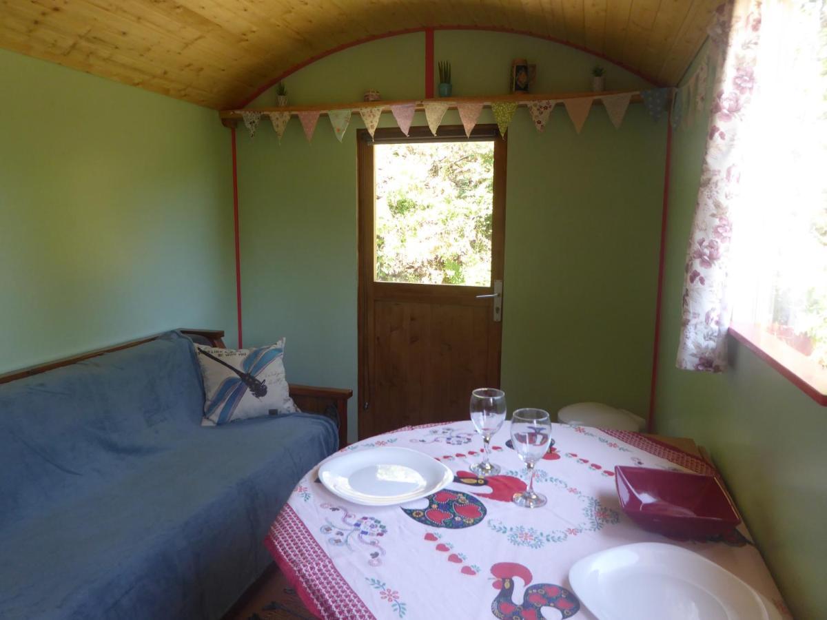 Rosa The Cosy Cabin - Gypsy Wagon - Shepherds Hut, River Views Off-Grid Eco Living Pedrogao Grande Exterior foto
